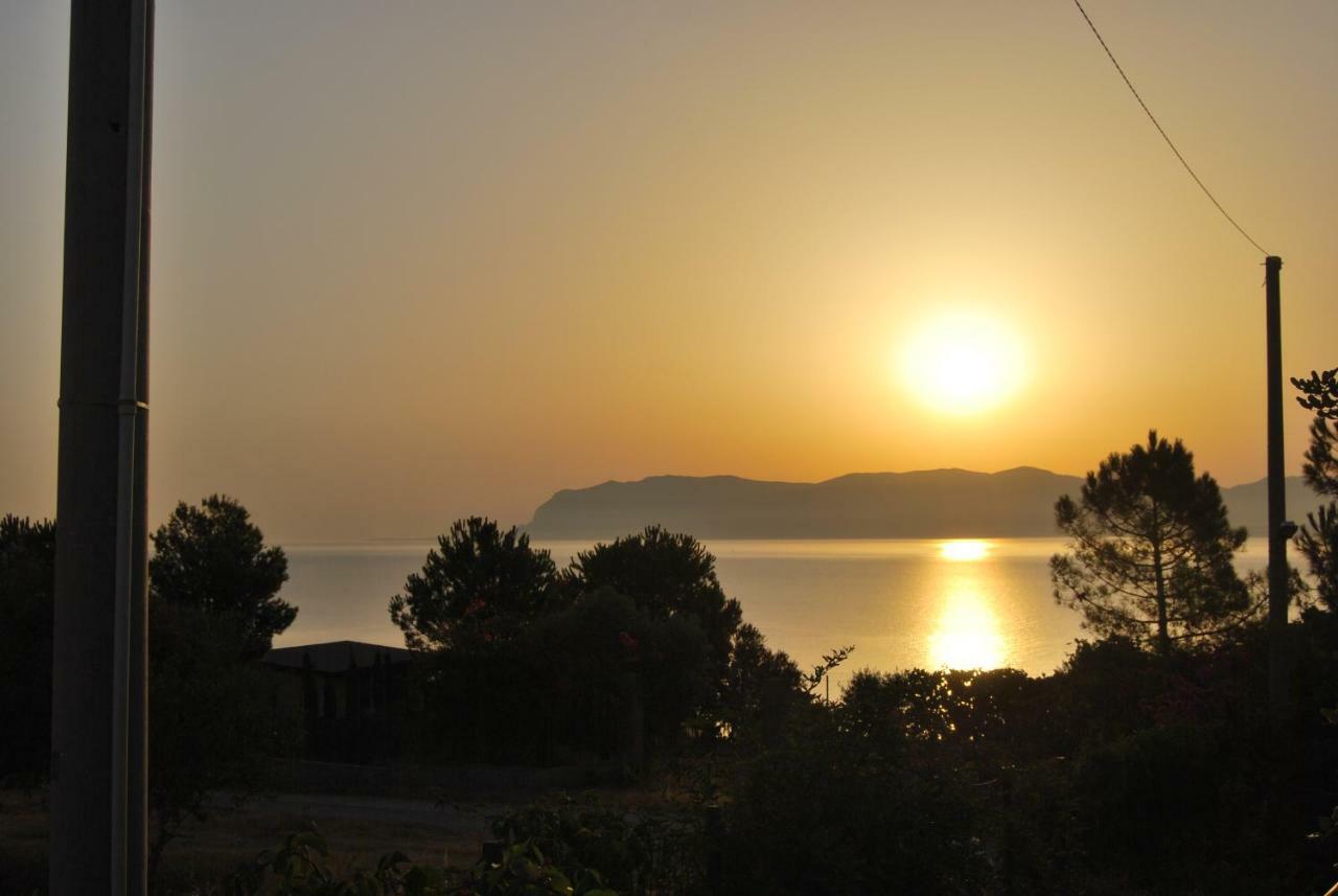Casa Vacanze La Terrazza Sul Golfo กัสเตลลัมมาเร เดล โกลโฟ ภายนอก รูปภาพ